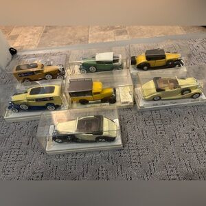 Classic Die-Cast Toy Car Set - Gold and Green